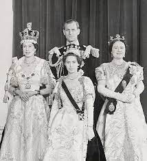 The Coronation Of Queen Elizabeth Ii On 2 June 1953 Photographed In The Throne Room In Buckingham Palace Royal Family England Royal Family Princess Elizabeth