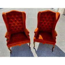 Queen anne furniture is somewhat smaller, lighter, and more comfortable than its predecessors, and examples in common use include curving shapes. Mid Century Modern Queen Anne Style Wing Chairs A Pair Chairish Chair Wing Chair Boho Chair