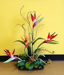 Bird Of Paradise Plant Floral Arrangement Flower Arrangement With Bird Of Paradise Google Search Flower Arrangement Designs Tropical Floral Arrangements Tropical Flower Arrangements