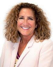 Jenifer Pratt's Instagram, Twitter & Facebook