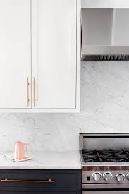 W Polsce Sie Nie Da 21 Zlote Uchwyty Do Mebli Kitchen Renovation Design Kitchen Hardware Trends Kitchen Design