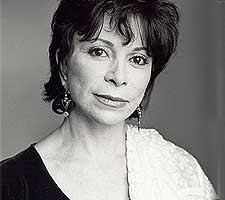 La historia íntima de la escritora isabel allende: Isabel Allende Biografia Bibliografia