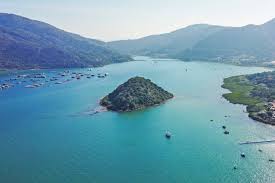 Three Fathom Cove Island Hopping