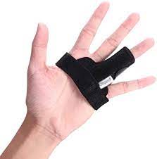 Einstellbare Trigger Finger Schiene Fur Finger Steifigkeit Mit Extra Haken Loop Tape Fit Alle Finger Mittelfinger Ringfinger Kleiner Finger Trigger Finger Schutz Amazon De Drogerie Korperpflege
