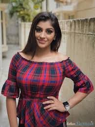 Yashika then moved to chennai and completed her schooling at sherwood hall school. Yashika Aannand Bigg Boss 2 Age Height Weight Biography Photos Tamil Actress Diary