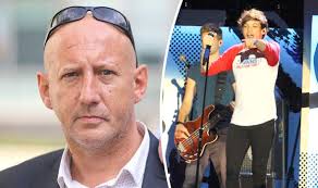 One Direction star Louis Tomlinson's dad Troy Austin drunk and suicidal in  a park