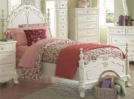 Some of the products, which will fall within this category, are bed, chest, mirror and a dresser. Cinderella Collection Youth Bedroom