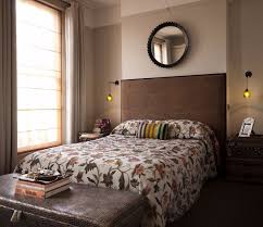 10 Gemutliche Braune Schlafzimmer Ideen Fur Den Herbst 2018 Dekoideen Holz Wandgestaltung Schlafzimmer Design Braunes Schlafzimmer Eklektisches Schlafzimmer