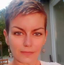 La salle des fêtes de GUISE portera dorénavant le nom Salle Daniel CUVELIER  Ancien Maire de GUISE de 1977 à 2010 après la décision du Conseil Municipal  et avec l'accord de la