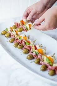 Los amantes de la carne tienen mucho más allá de la tabla de embutidos, el jamón ibérico, el foie y los patés. 1001 Ideas De Aperitivos Para Cumpleanos Faciles Y Originales En 2020 Aperitivos Recetas Faciles De Comida Recetas De Cocina