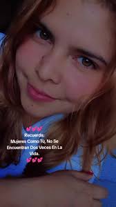 Lindsay Bencomo (@lind_bencomo)