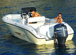 Ranieri international, soverato marina, calabria, italy. Ranieri Voyager New Buy Used Powerboat Day Cruiser Buy And Sale