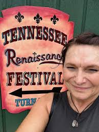 Introducing my new druid! Her name is Raine. She is a circle of the stars  druid who loves all things cozy, cottagecore, and a specific vampire (i  wonder who) Drop a pic