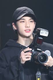 Pin Oleh 44i9 Di Stray Kids Di 2020 Selebritas Suami Kim