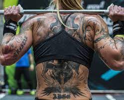 Show Off Your Ink With The 12 Best Tank Tops And Leggings For Tattoo Lovers Crossfit Girls Fit Girl Motivation Workout Motivation Women