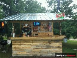 A home bar adds life to any party or family gathering but not all of us have enough space for it. How To Build A Tiki Bar From Pallets Woodworking Projects Plans Backyard Idea