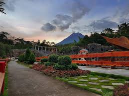 Inilah daftar tempat wisata yang layak anda kunjungi di yogyakarta, provinsi yang kaya akan tradisi, seni, budaya dan keindahan alam tiada duanya. 7 Tempat Wisata Jogja Hits 2020 Blog Hotel Bobobox Indonesia