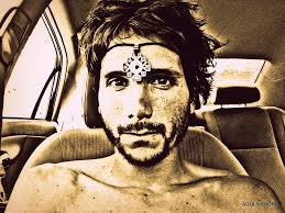 Luis F. Cisneros: "La vida vista como un viaje infinito es la metáfora que  más me inspira a seguir creyendo en lo que creo"