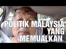 (keadaan) tidak teratur (tersusun), tidak keruan; Kucar Kacir In English Ranc Akbana