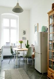 Kleine Kuche Mit Essplatz Planen Und Gestalten Inspirierende Ideen Wohnung Kuche Innenarchitektur Kuche Modernes Esszimmer