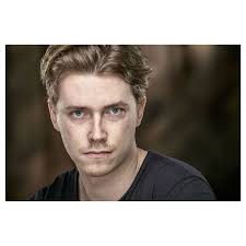 Your eyes are the window to your character. Before your session, get a good  night's sleep and stay hydrated. Confidence shines through in your  headshot. ✨🎥