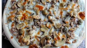 Pizza Blanche Au Thon Olives Et Champignons Cuisine Idee Recette Champignon
