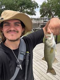 Lake fishing with creme lure and split shot
