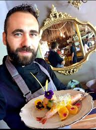 Hi everyone 👋 I'm Nicolas Suarez, a chef with training from the Culinary  Institute of Barcelona and a Sports Science degree from FAU. After working  in diverse kitchens alongside Michelin-starred chefs, I'm