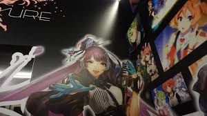 マクロスblue moon showcase in tokyo skytree 展望回廊と繋がるエレベーター 右にはワルキューレのメンバーがラッピングされている マクロス マクロ カルチャー