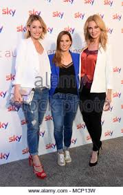 Laura papendick ist eine deutsche journalistin, reporterin und fernsehmoderatorin. 17 April 2018 Germany Unterfoehring Near Munich Laura Papendick L R Presenter Christina Rann Presenter And Britta Hofmann Presenter Arrive At The Presentation Das Neue Sky Lit The New Sky At Pay Tv