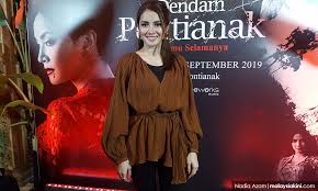 A newly married couple's life is shaken by the arrival of a vengeful pontianak, forcing them down a dark path of betrayal, witchcraft and murder. Revenge Of The Pontianak Nur Fazura Remy Ishak Shenty Feliziana Hisyam Hamid Namron Wan Hanafisu Filem Wayang Hiburan Forum Cari Infonet