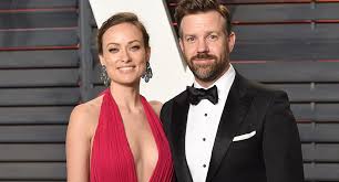 Olivia and jason had their first unofficial date backstage at saturday night live, but he refused to kiss her until their fourth date—and that was after ghosting her to the point that she. Jason Sudeikis Reveals How He Got A Date With Olivia Wilde Unilad