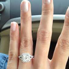 How To Take The Perfect Engagement Ring Selfie Engagement Ring Selfie Best Engagement Rings Ring Selfie