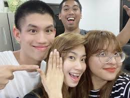 Danielle (@Danielle30_)