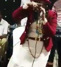 شاهد بالفيديو مطربة سودانية تشعل مواقع التواصل الصوت ندى القلعة واللبس النور الجيلاني والحركات صلاح ولي https wp me pbwkda qqo اخبار السودان الان من كل ال