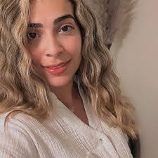 Kiana Walker's Instagram, Twitter & Facebook