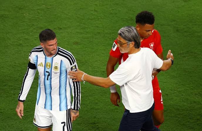 La bronca del DT de Suiza por la roja a Embolo: Murat Yakin dijo desconocer la regla pero felicitó a la Selección Argentina