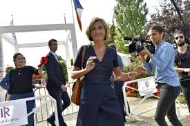 She has specialized in matters relating to families, education and research. Transports En Commun En Idf Pecresse Souhaite Que L Etat Ne Soit Pas Defaillant Challenges