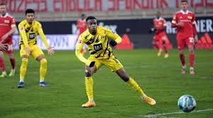 Youssoufa moukoko | юссуфа мукоко запись закреплена. Youssoufa Moukoko 16 Sets Bundesliga Record But Union Beat Dortmund Sports News The Indian Express