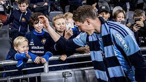 Signed since 03 jun 2006. Kim Kallstrom Och Zara Larsson Gastar Skavlan Cafe Se