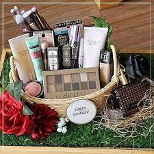 Pin By Lauraa B On Gift Baskets Wedding Gifts Packaging Creative Wedding Gifts Wedding Gift Pack