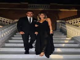 انفصال عمرو دياب ودينا الشربيني وبهذه التدوينة أثارت دينا الشربيني الجدل بين متابعيها وجمهورها، خاصة ان الكثير يعلم انفصالها عن الفنان عمرو دياب منذ فترة، بعد ارتباط استمر لأكثر من عامين. Ø¹Ù…Ø±Ùˆ Ø¯ÙŠØ§Ø¨ ÙˆØ¯ÙŠÙ†Ø§ Ø§Ù„Ø´Ø±Ø¨ÙŠÙ†ÙŠ Ù¤ Ø³Ù†ÙˆØ§Øª Ù…Ù† Ø§Ù„ØºÙ…ÙˆØ¶ Ø­ÙˆÙ„ Ø¹Ù„Ø§Ù‚Ø© Ø§Ù„Ù‡Ø¶Ø¨ Ù…ØµØ±Ø§ÙˆÙ‰