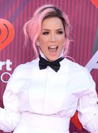 Sza, halsey, bruce springsteen, and more new jersey natives will be participating in a halsey opened up about the miscarriage she suffered in 2015 while on tour, calling the devastating. Halsey 2019 Iheartradio Music Awards 01 Gotceleb