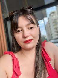 Dua te uroj . Sot ditelindjen ty. Te kesh jet te gjate. Me plot dashuri .  Pac vec gezime. Kudo ti ne jet . Sa me shume te mira . Sa mali