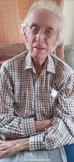 In the unfortunate circumstances of a funeral of a dear close friend I had  the privilege of meeting ex Ysgol Aberconwy 74-75 pupil Roy Rees  Williams,the self proclaimed ………………😂😂😂😂