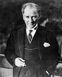 Babası ali rıza efendi, annesi zübeyde hanım'dır. Mustafa Kemal Ataturk Historica Wiki Fandom
