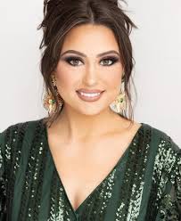 Ashley Caulder's Instagram, Twitter & Facebook