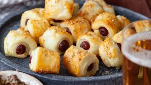 Roules Feuilletes A La Saucisse Recette De Roules Feuilletes A La Saucisse Marmiton