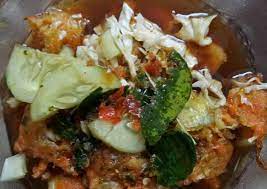 Tahu guling merupakan makanan yang terdiri dari tahu, ketupat, dan sayur. Resep Membuat Tahu Guling Kupat Tahu Jogja Lezat Resep Enyak