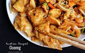 Popiah is often eaten in the fujian province of china (usually in xiamen) and its neighbouring chaoshan (and by the teochew and hoklo diaspora in various regions throughout southeast asia) and in taiwan (due to the majority of taiwanese being hoklo), during the qingming festival. 5 Resep Kwetiau Enak Dan Lezat Cara Buat Mudah Dengan Bumbu Pilihan